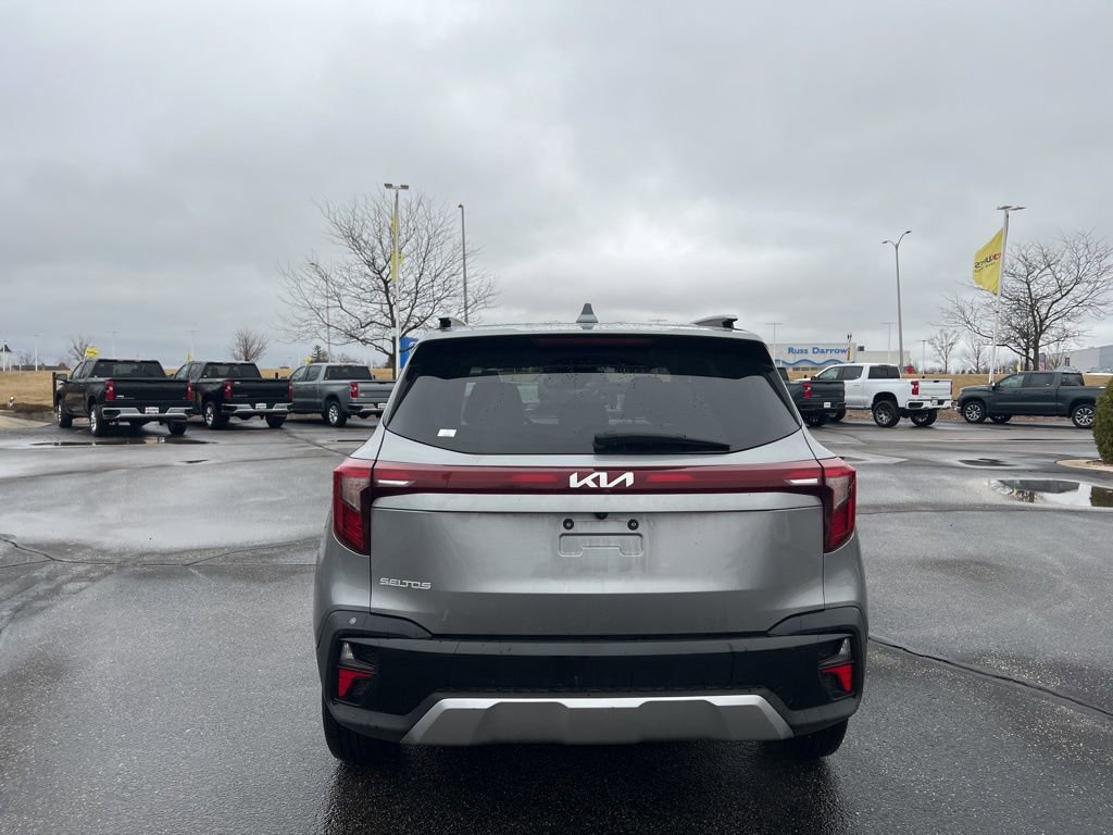 Used 2025 Kia Seltos S image 4