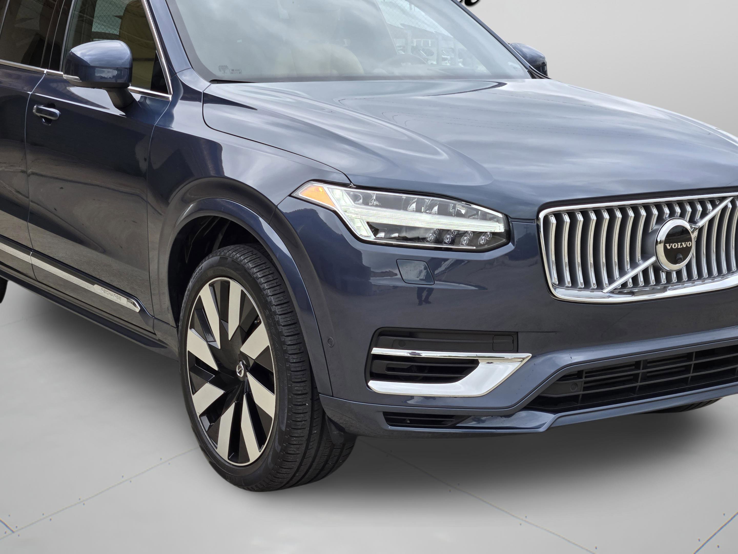 Used 2023 Volvo XC90 T8 Ultimate w/ Protection Package Premier image 32