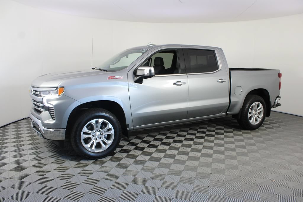 Used 2023 Chevrolet Silverado 1500 LTZ AWD/4WD image 2