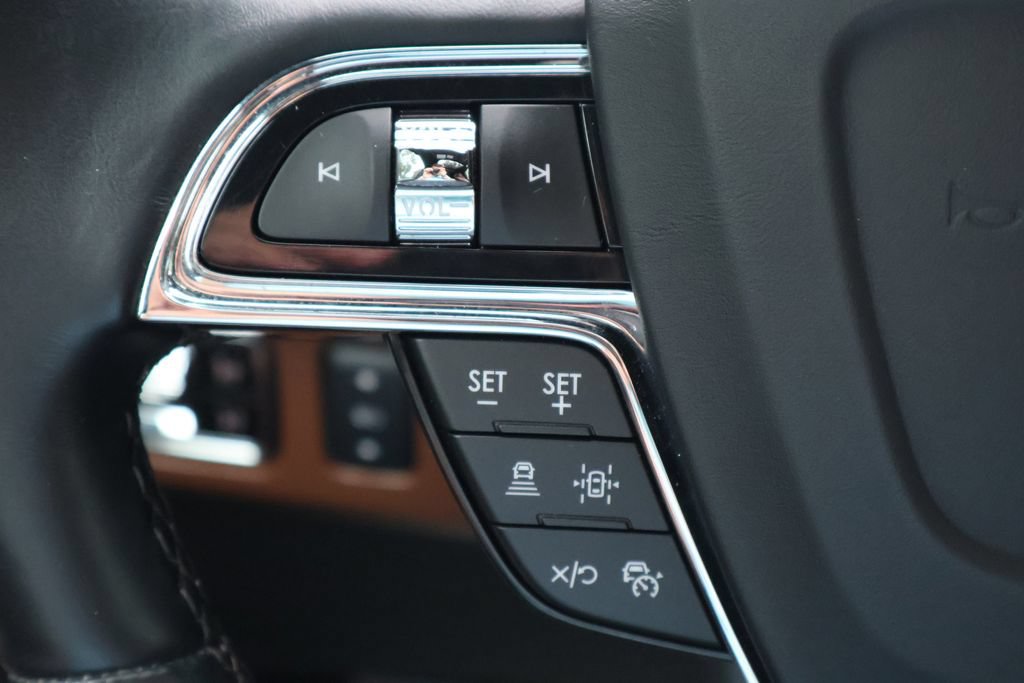 Used 2024 Lincoln Navigator Reserve AWD/4WD image 8