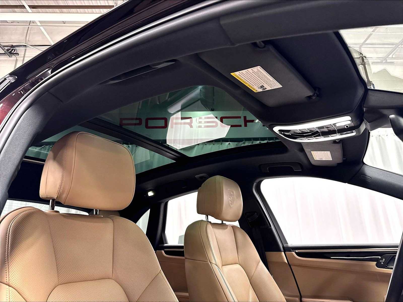 Used 2026 Porsche Macan AWD/4WD image 27