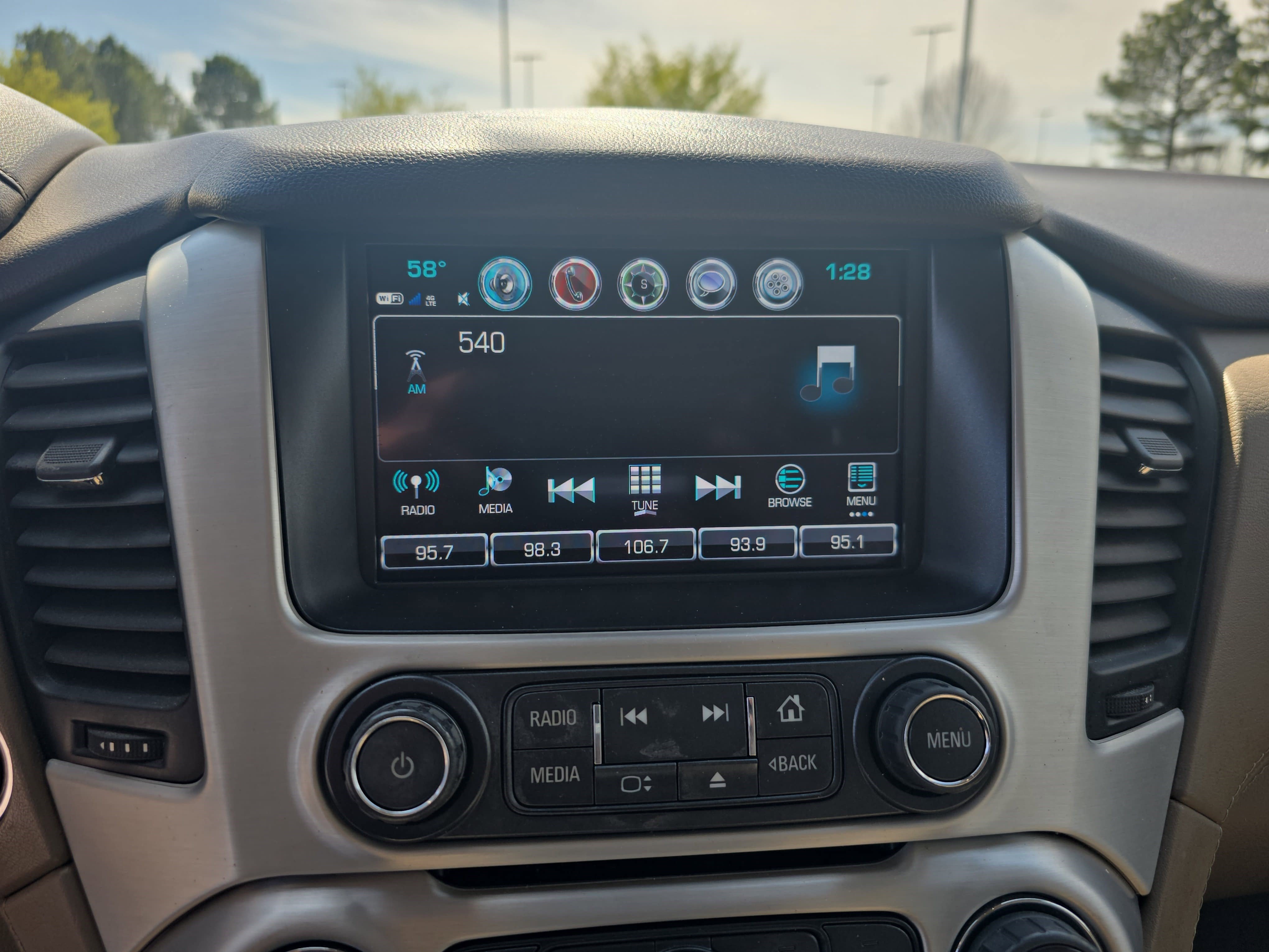 Used 2019 GMC Yukon XL SLT w/ Open Road Package image 24