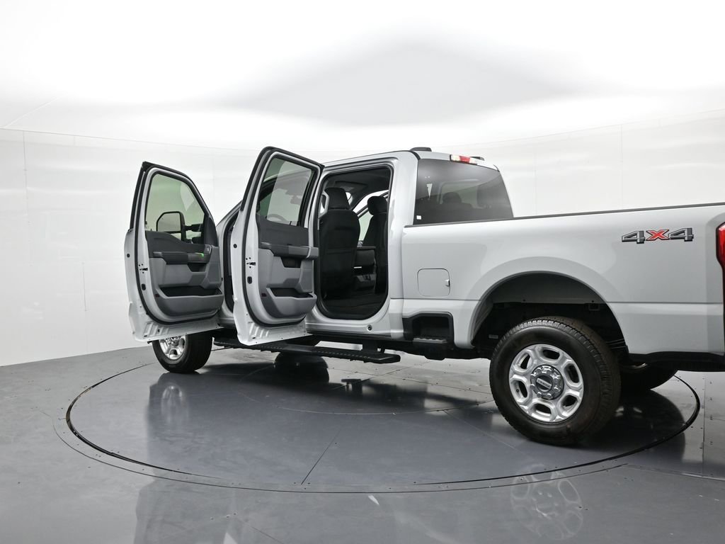 Used 2025 Ford F250 XLT image 24