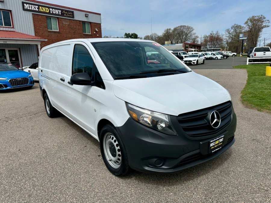 Used 2023 Mercedes-Benz Metris image 3