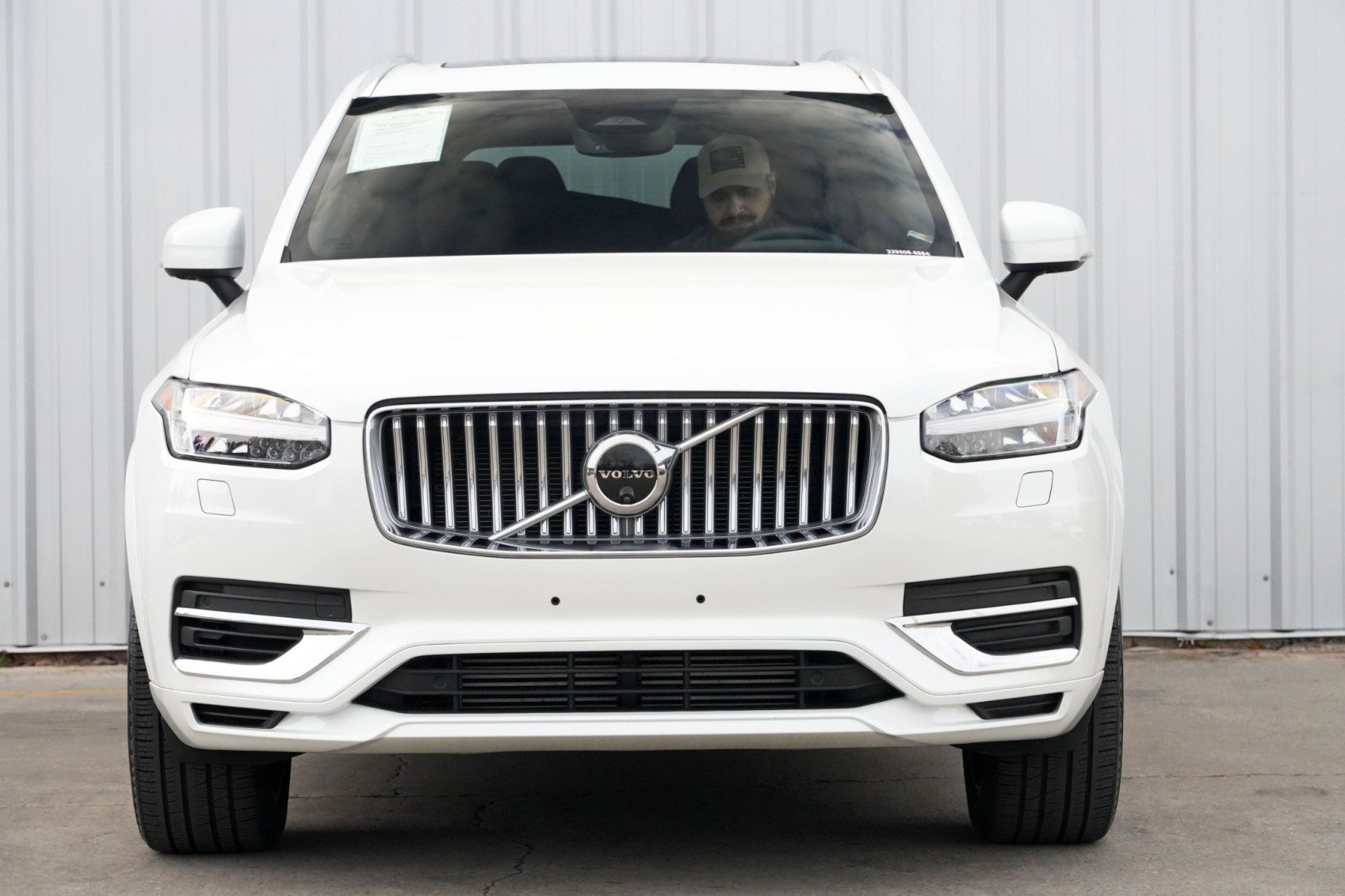 Used 2024 Volvo XC90 T8 Plus image 7