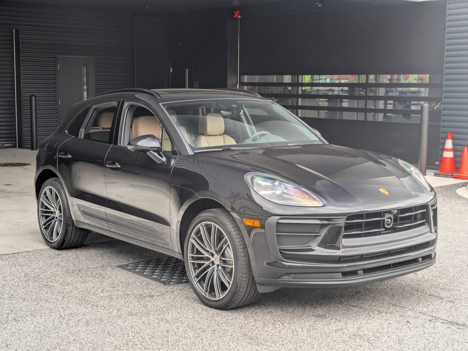 New 2026 Porsche Macan AWD/4WD image 7