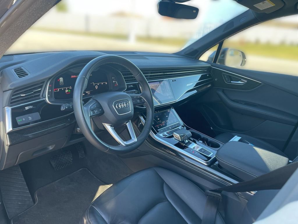 Used 2025 Audi Q7 3.0T Premium Plus image 17