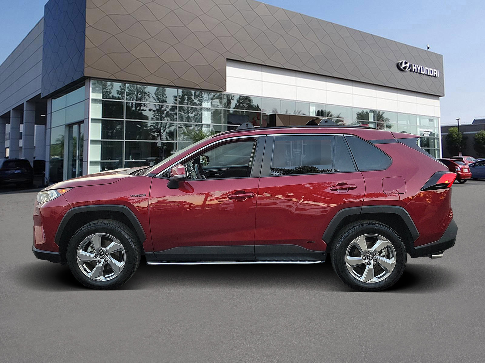 Used 2021 Toyota RAV4 XLE Premium image 3