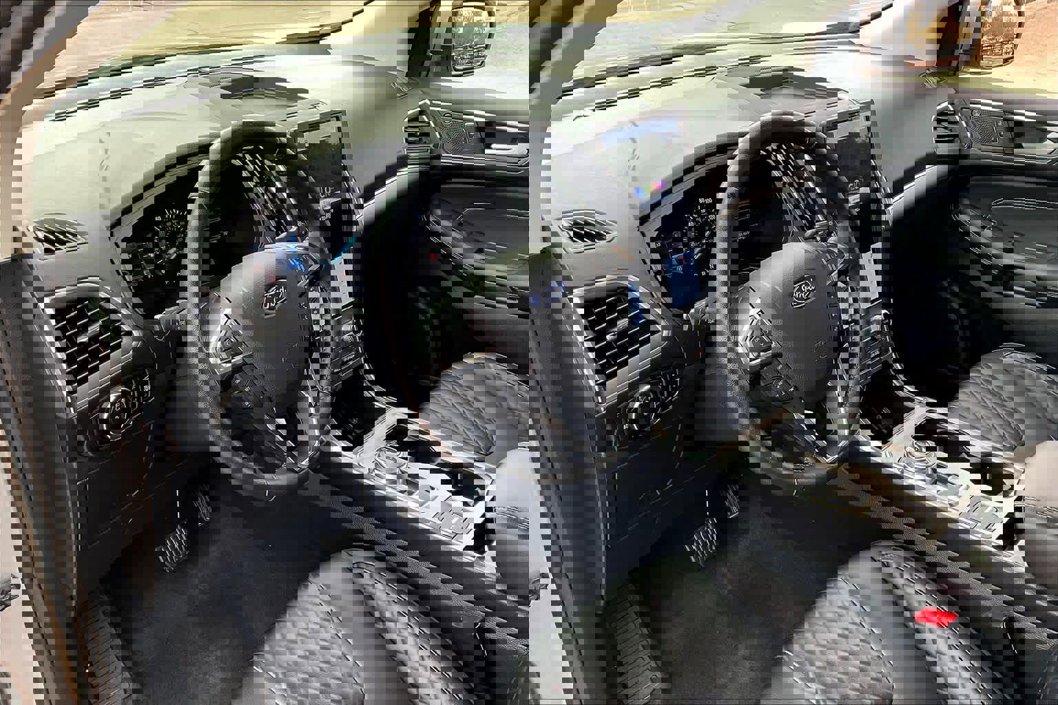 Used 2024 Ford Edge Titanium image 15