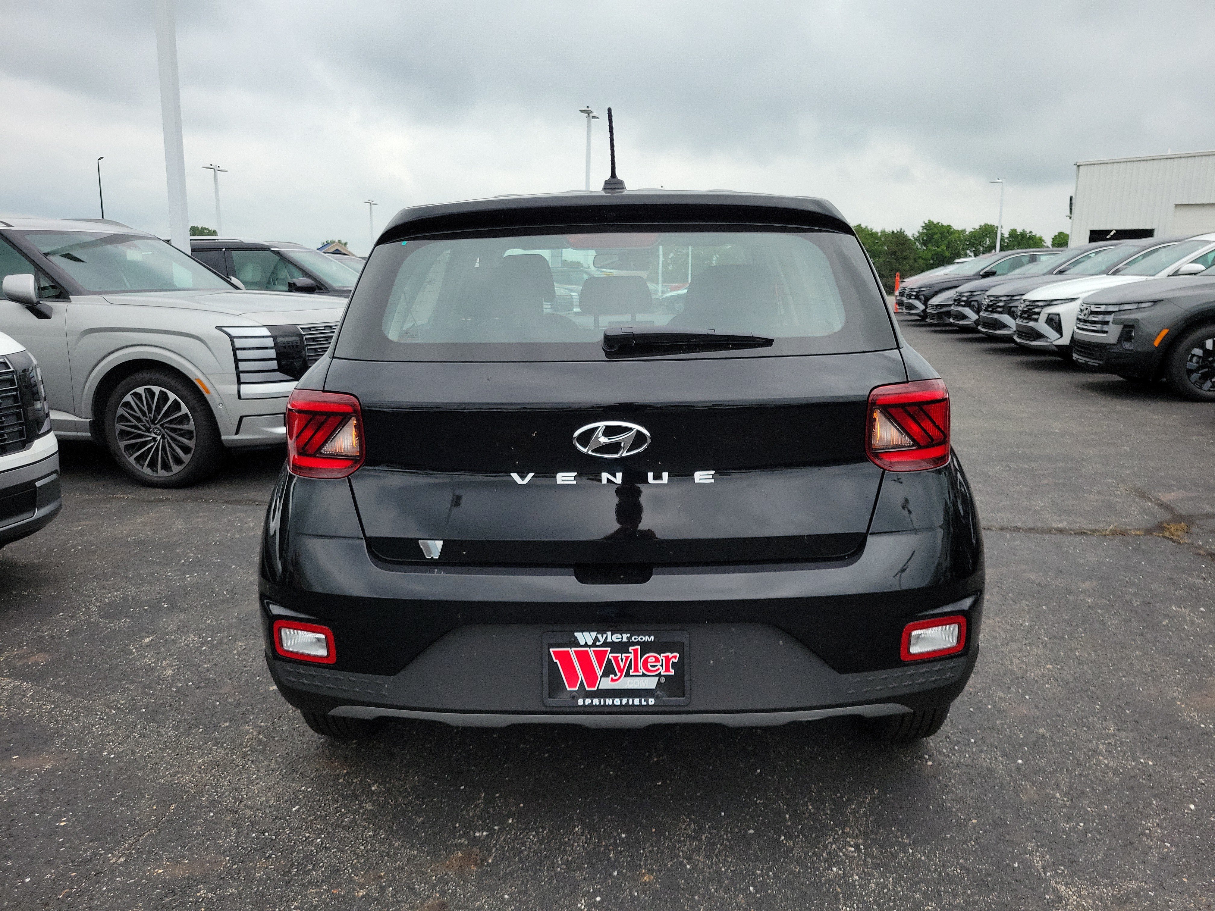 New 2026 Hyundai Venue SE FWD image 4