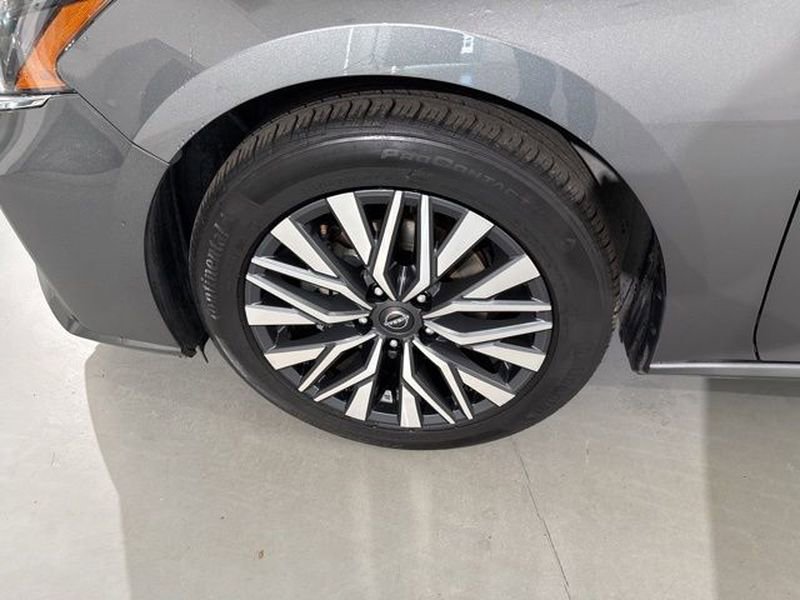 Used 2024 Nissan Altima 2.5 SV image 5