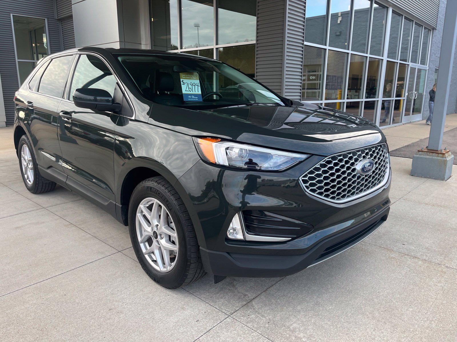 Certified 2024 Ford Edge SEL w/ Convenience Package AWD/4WD image 8