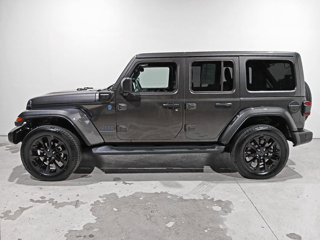 Used 2025 Jeep Wrangler Unlimited Sahara image 4