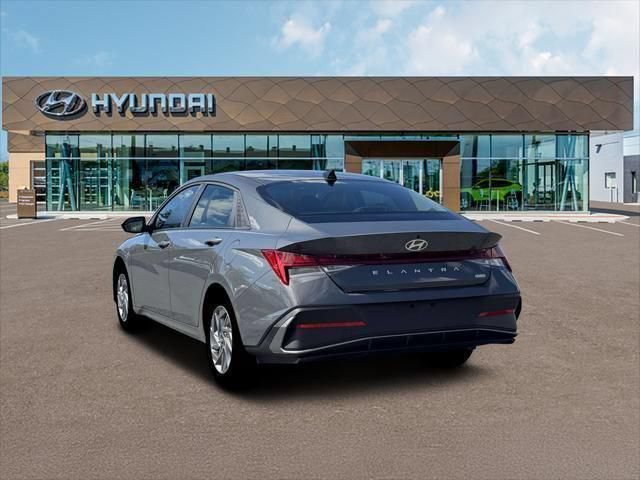 New 2026 Hyundai Elantra Hybrid FWD image 5