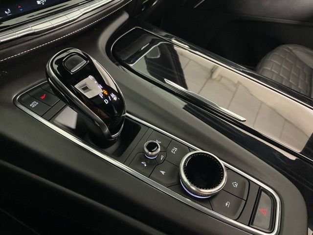 Used 2024 Cadillac Escalade ESV V w/ LPO, ONYX Package image 19