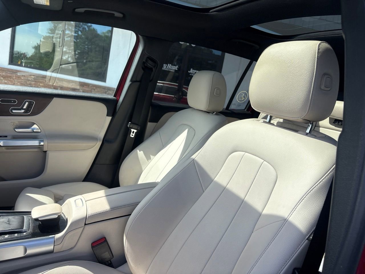 Used 2023 Mercedes-Benz GLB 250 4MATIC image 3