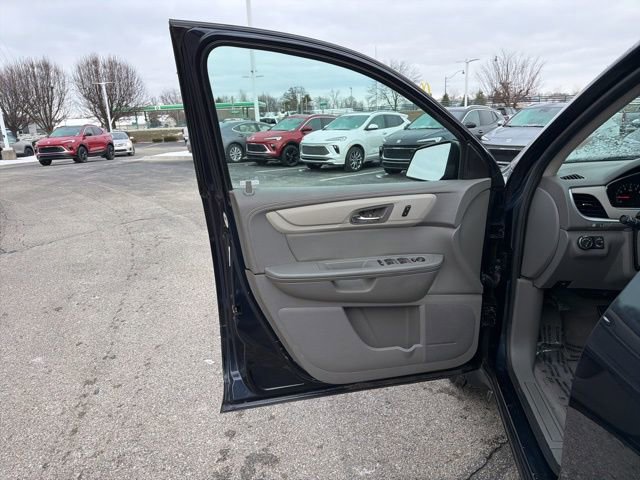 Used 2017 Chevrolet Traverse LS image 27
