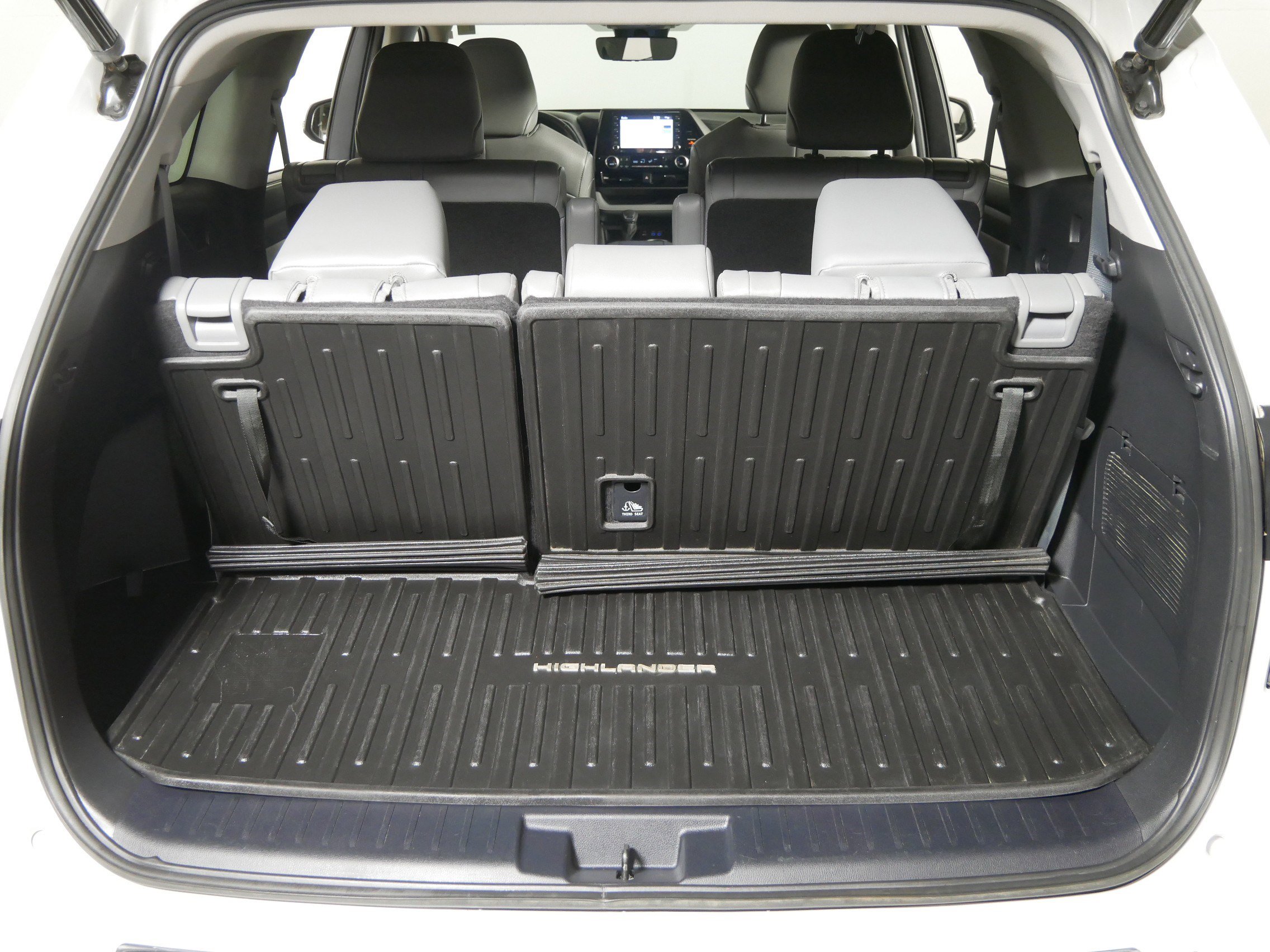 Used 2022 Toyota Highlander XLE image 18