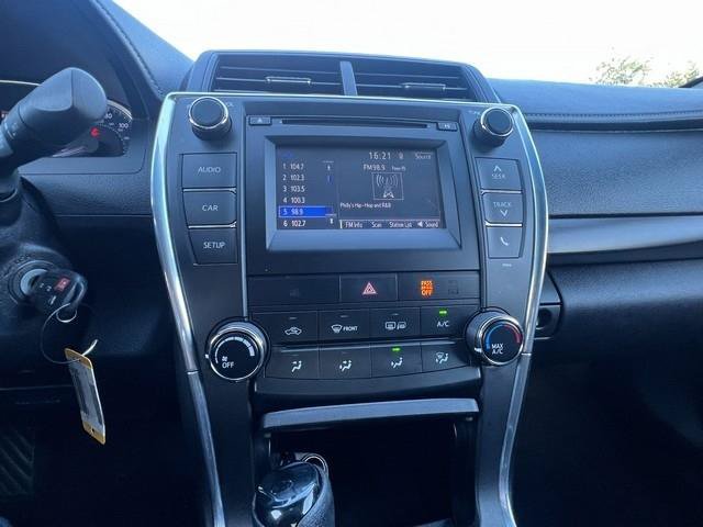 Used 2017 Toyota Camry LE FWD image 14