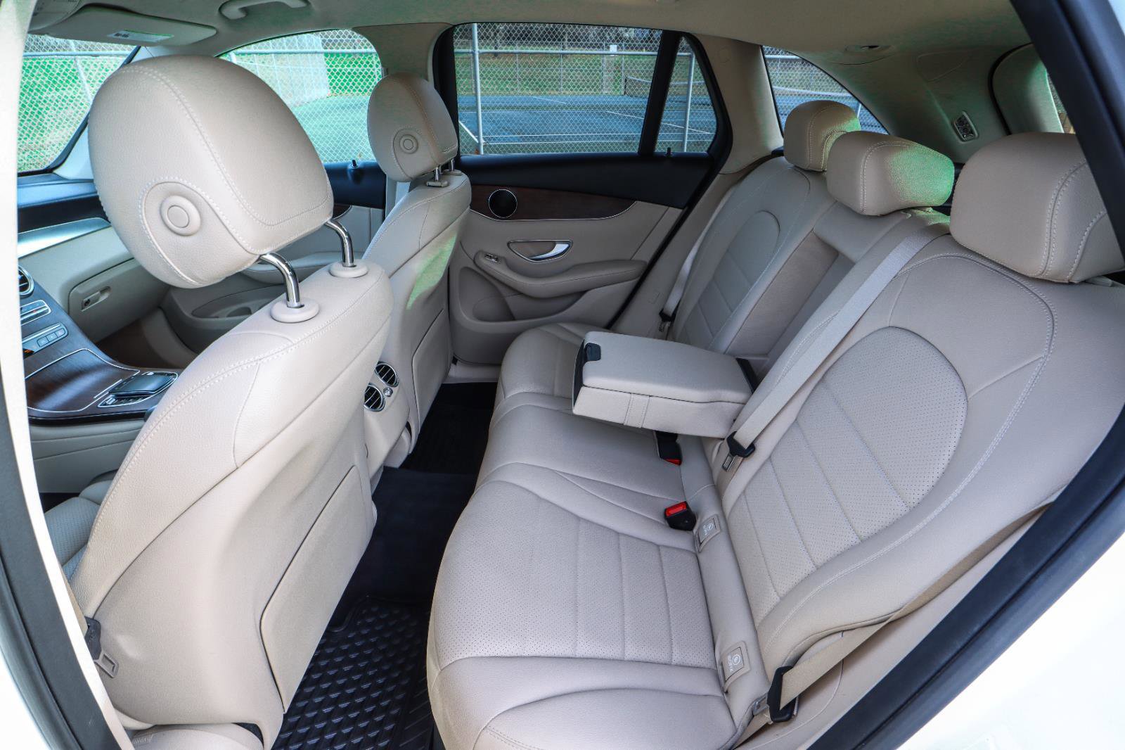 Used 2021 Mercedes-Benz GLC 300 4MATIC image 34