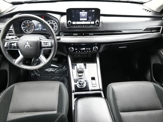 Used 2022 Mitsubishi Outlander ES AWD/4WD image 16
