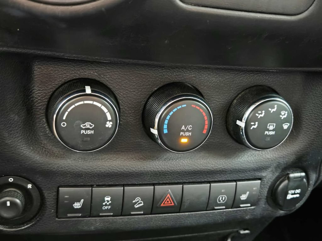 Used 2015 Jeep Wrangler Unlimited Sport w/ Quick Order Package 24S AWD/4WD image 30