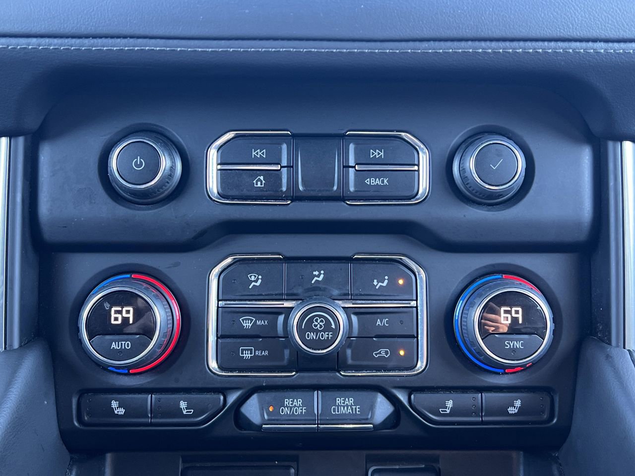 Used 2023 Chevrolet Tahoe LT image 7