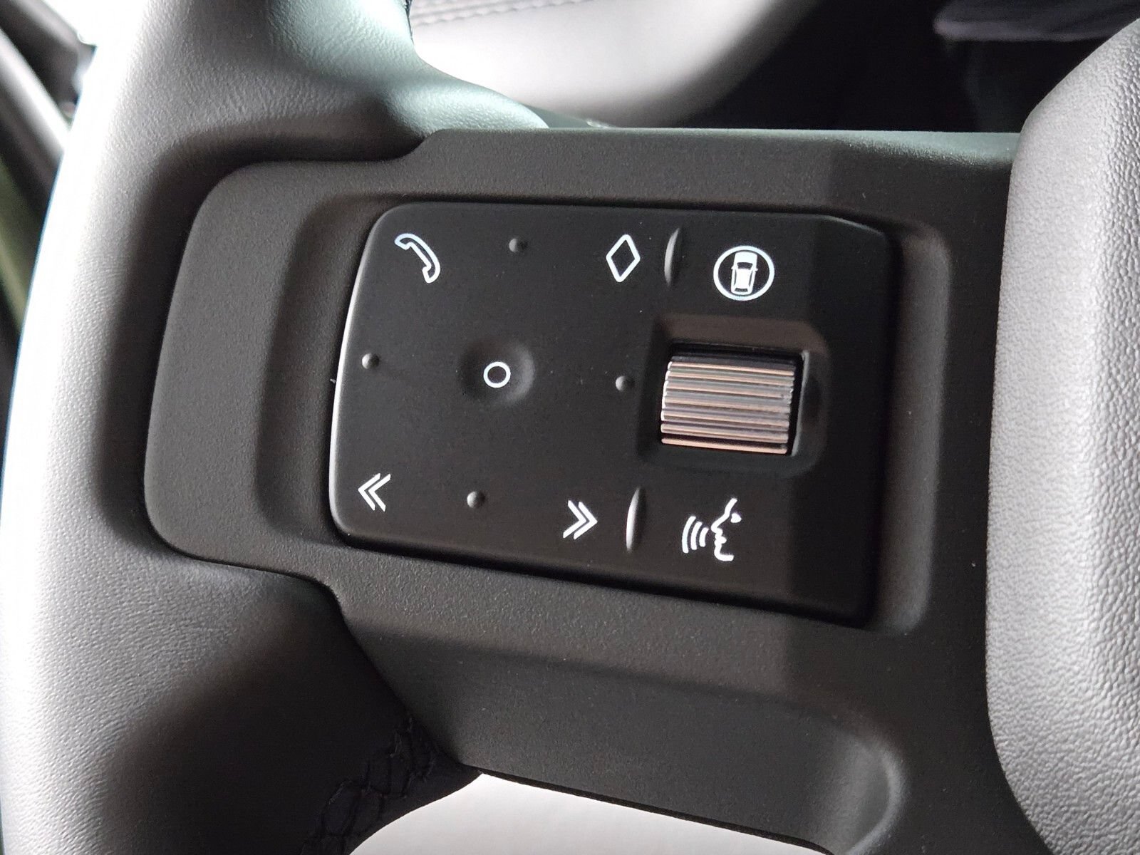 New 2026 Land Rover Defender 110 X-Dynamic SE AWD/4WD image 25