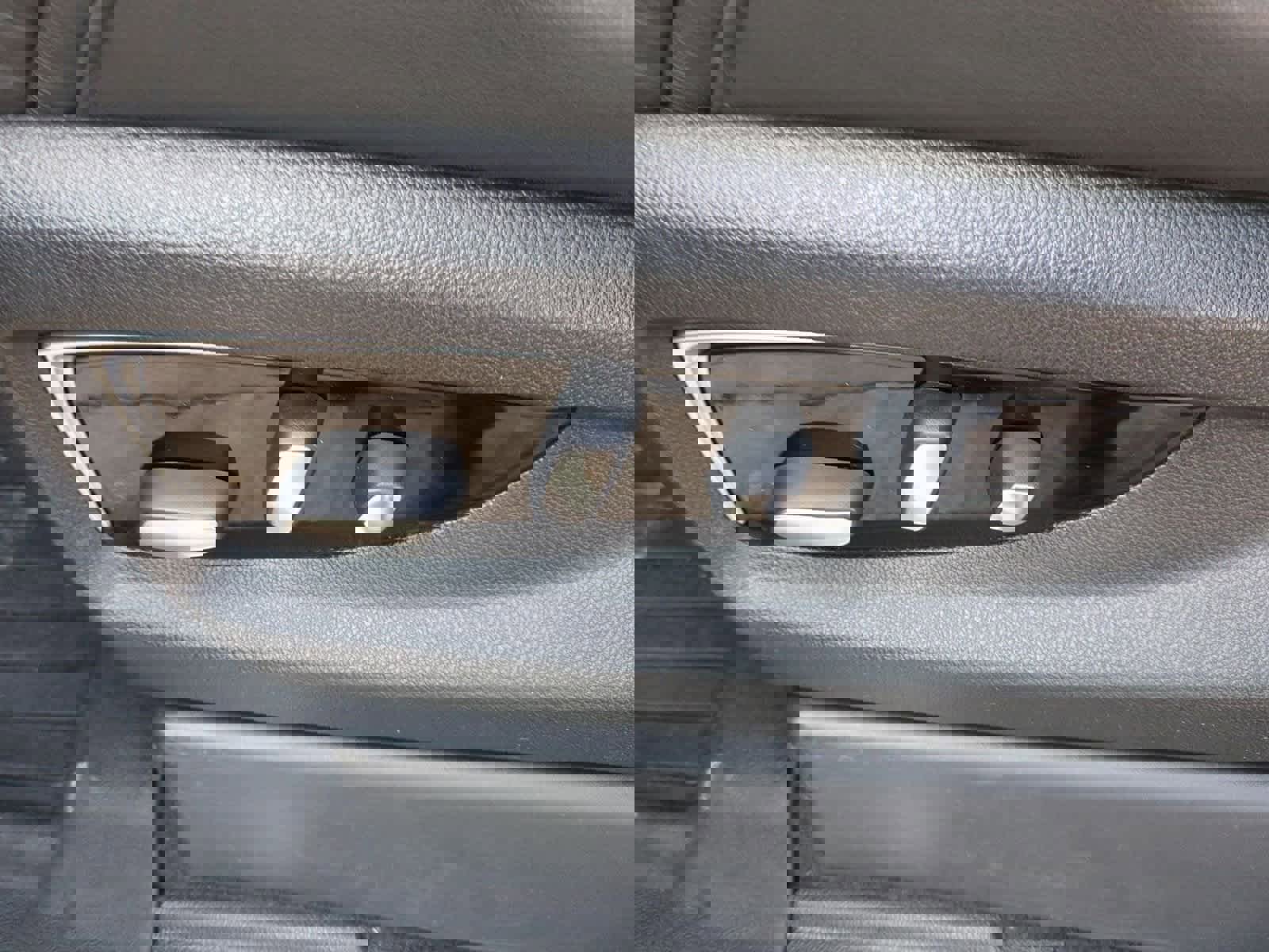 Used 2019 Cadillac Escalade ESV Luxury image 17