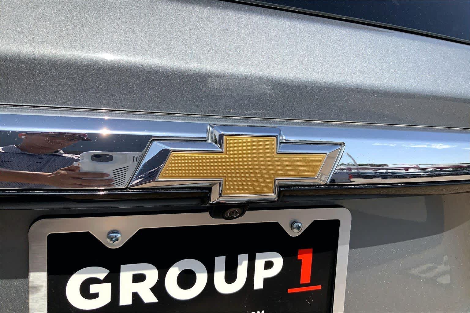 Used 2023 Chevrolet Traverse LS w/ Safety Package FWD image 33