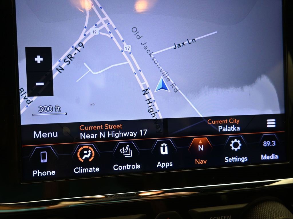 Used 2020 Jeep Grand Cherokee Laredo w/ Laredo X Package image 17