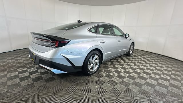 Certified 2026 Hyundai Sonata SE FWD image 2