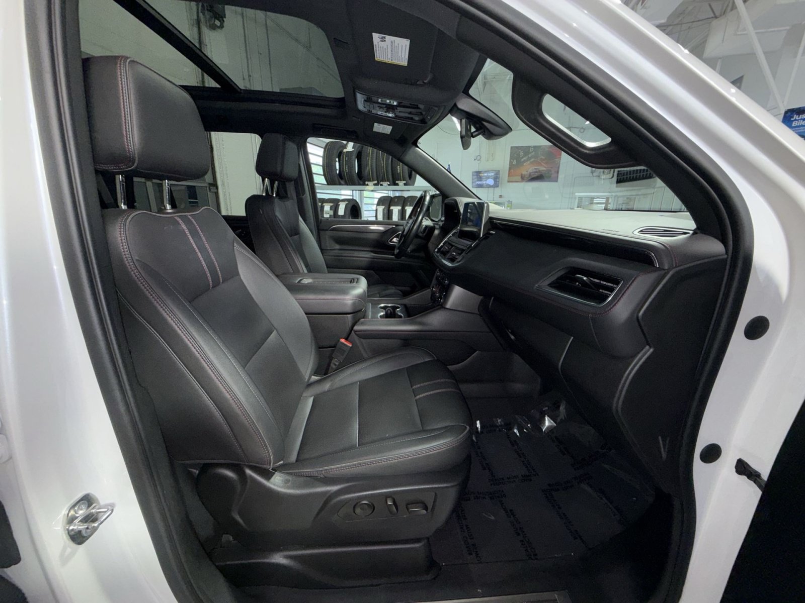 Used 2022 Chevrolet Tahoe RST w/ Luxury Package AWD/4WD image 29