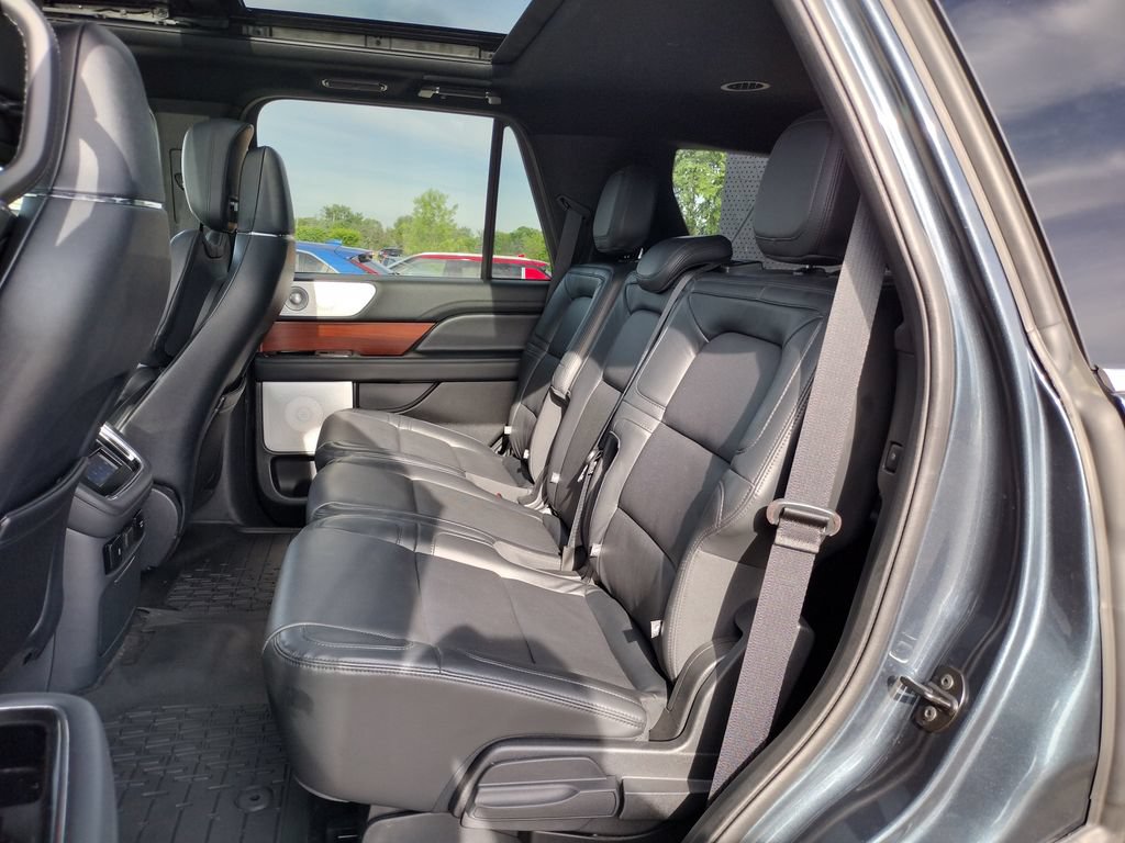 Used 2022 Lincoln Navigator Reserve AWD/4WD image 6