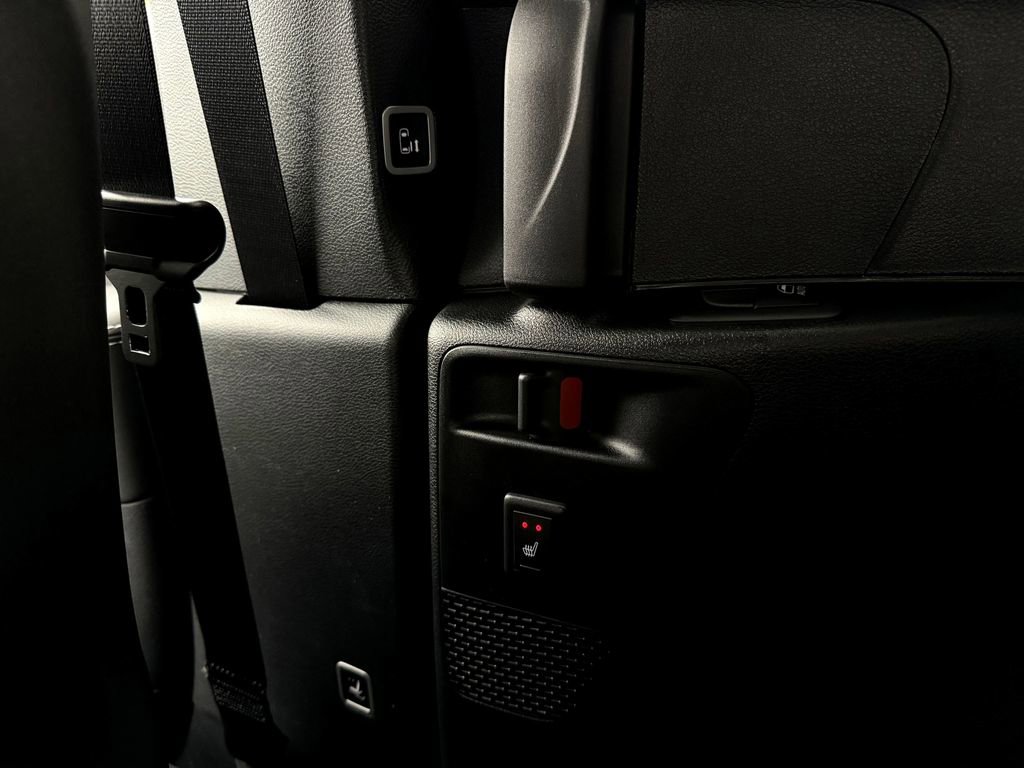 New 2026 Chrysler Pacifica Limited w/ Uconnect Theater Family Group image 34