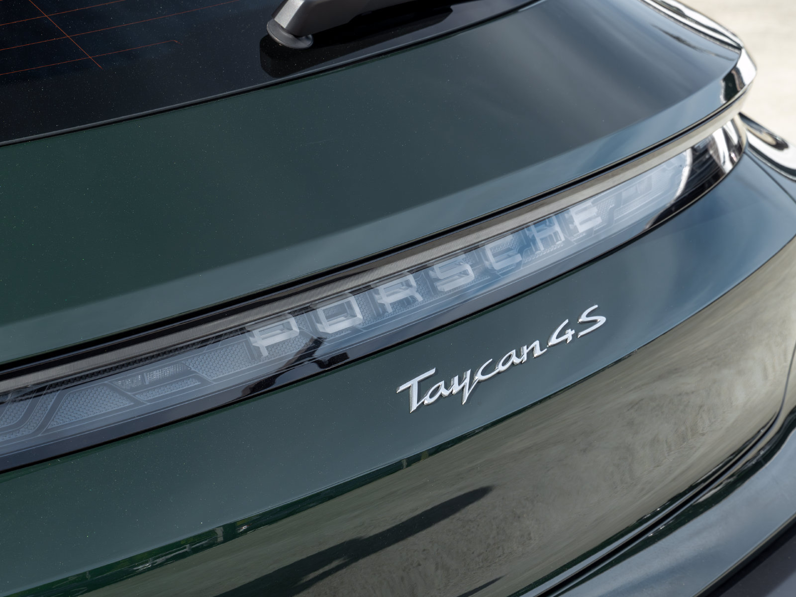 Certified 2025 Porsche Taycan 4S AWD/4WD image 19