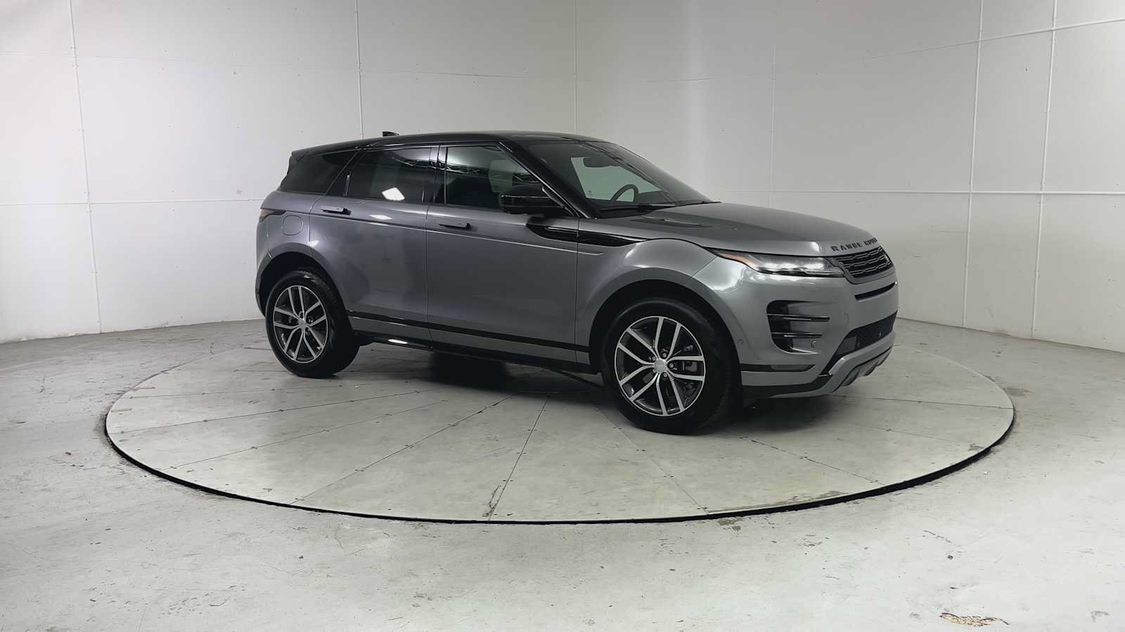 Used 2025 Land Rover Range Rover Evoque Dynamic SE AWD/4WD image 8
