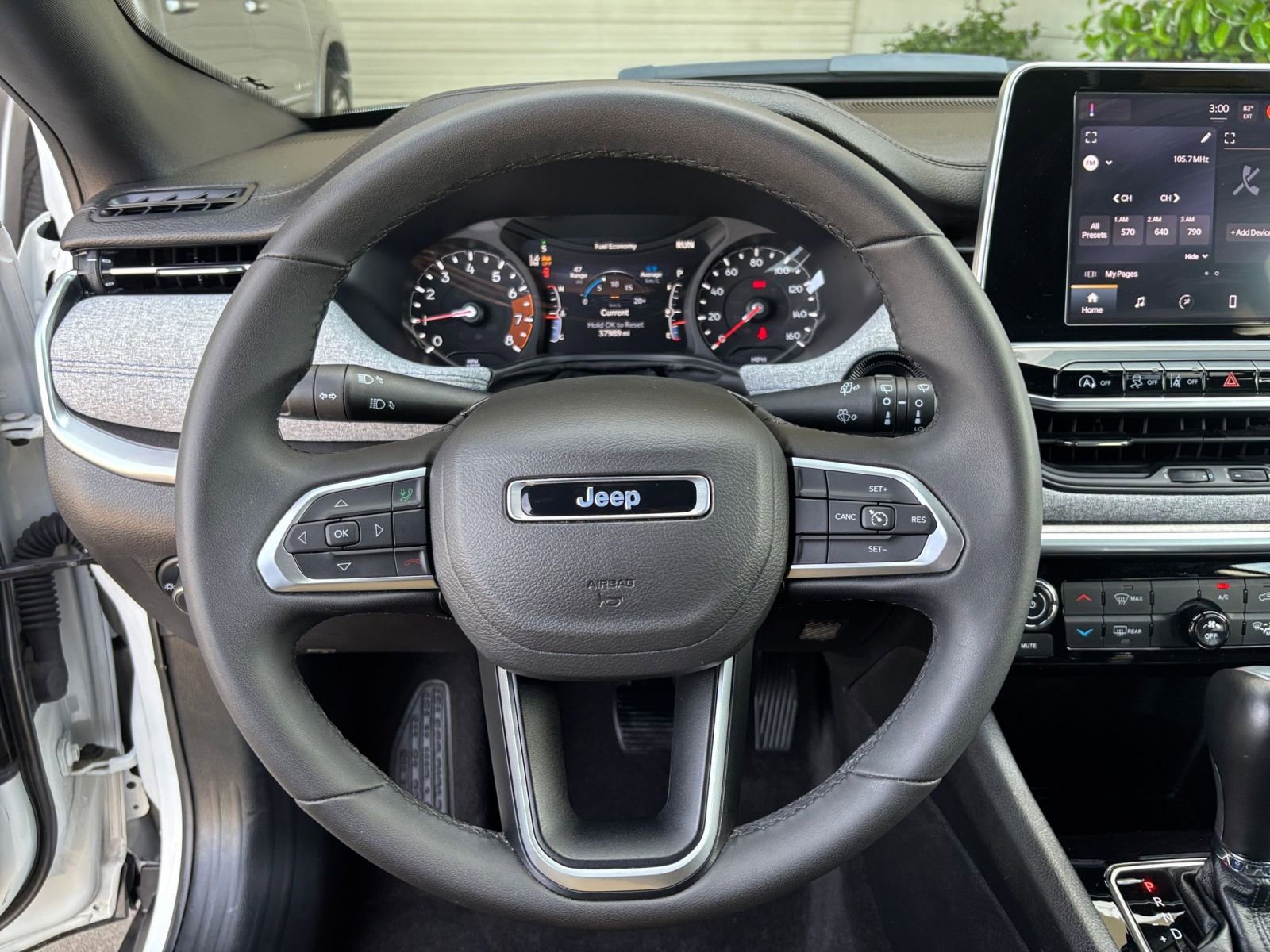 Used 2025 Jeep Compass Latitude AWD/4WD image 27