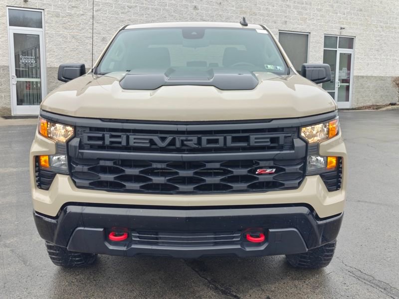 Used 2022 Chevrolet Silverado 1500 Custom Trail Boss w/ LPO, Dark Essentials Package image 2