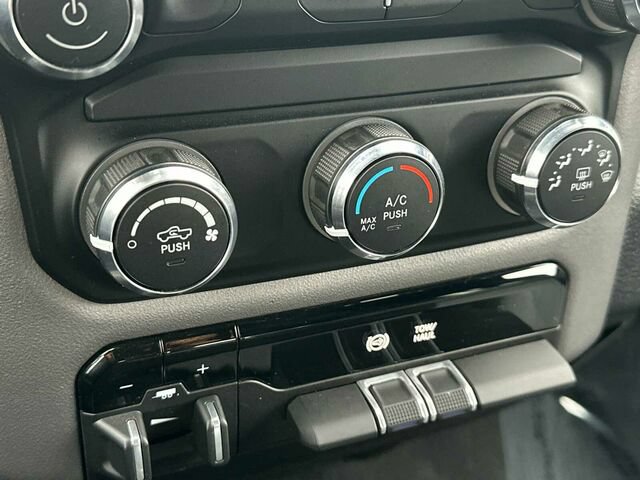Used 2024 RAM 2500 Big Horn AWD/4WD image 23