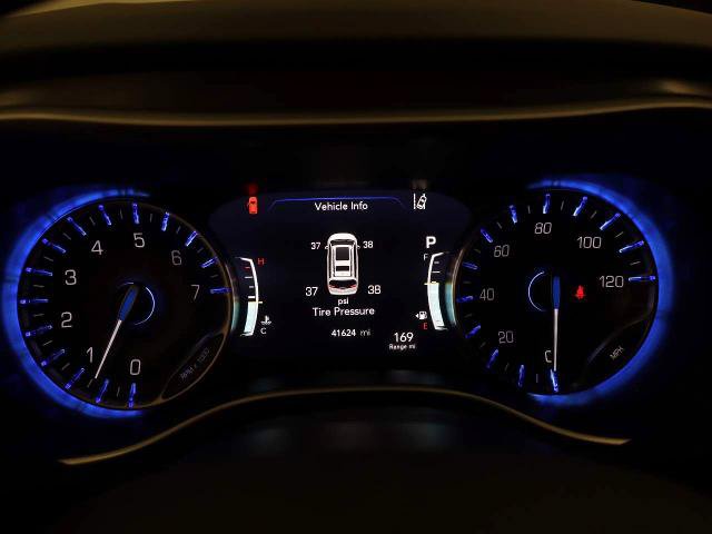 Used 2025 Chrysler Pacifica Select FWD image 7