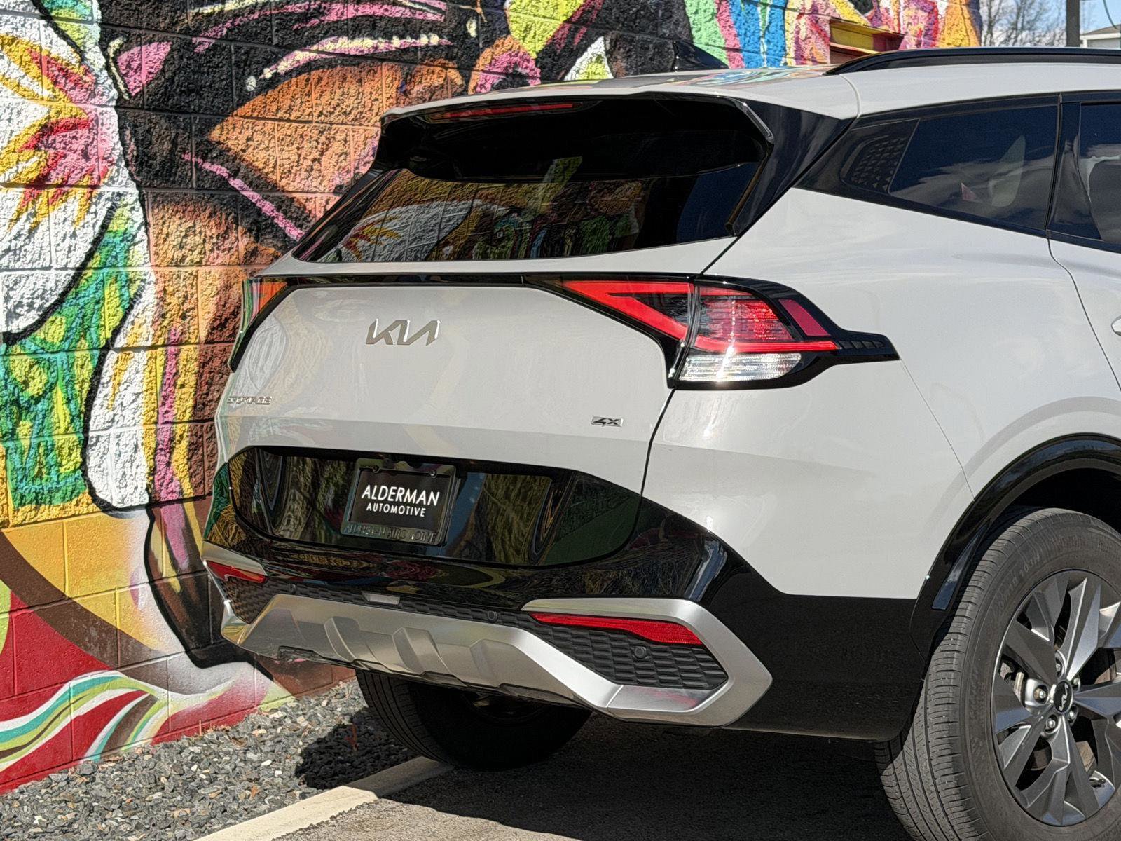 Used 2023 Kia Sportage SX image 18