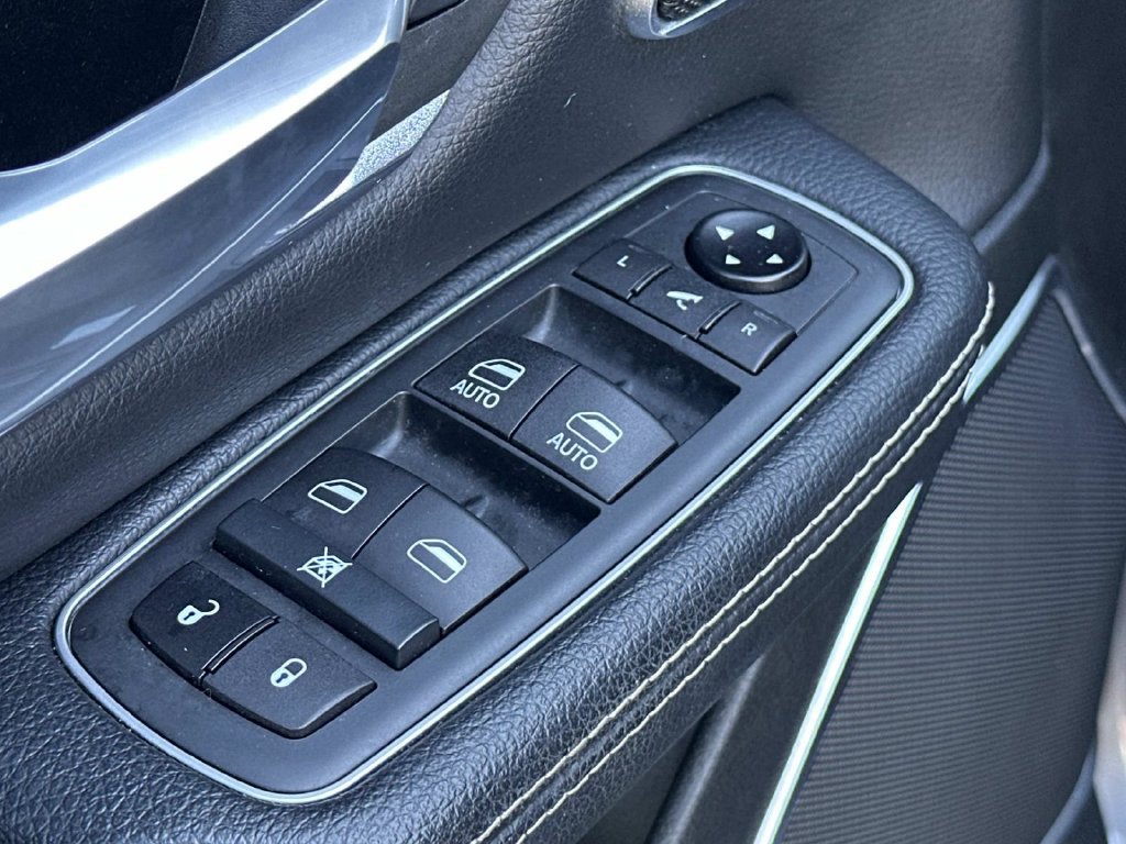 Used 2021 RAM 1500 Laramie AWD/4WD image 19