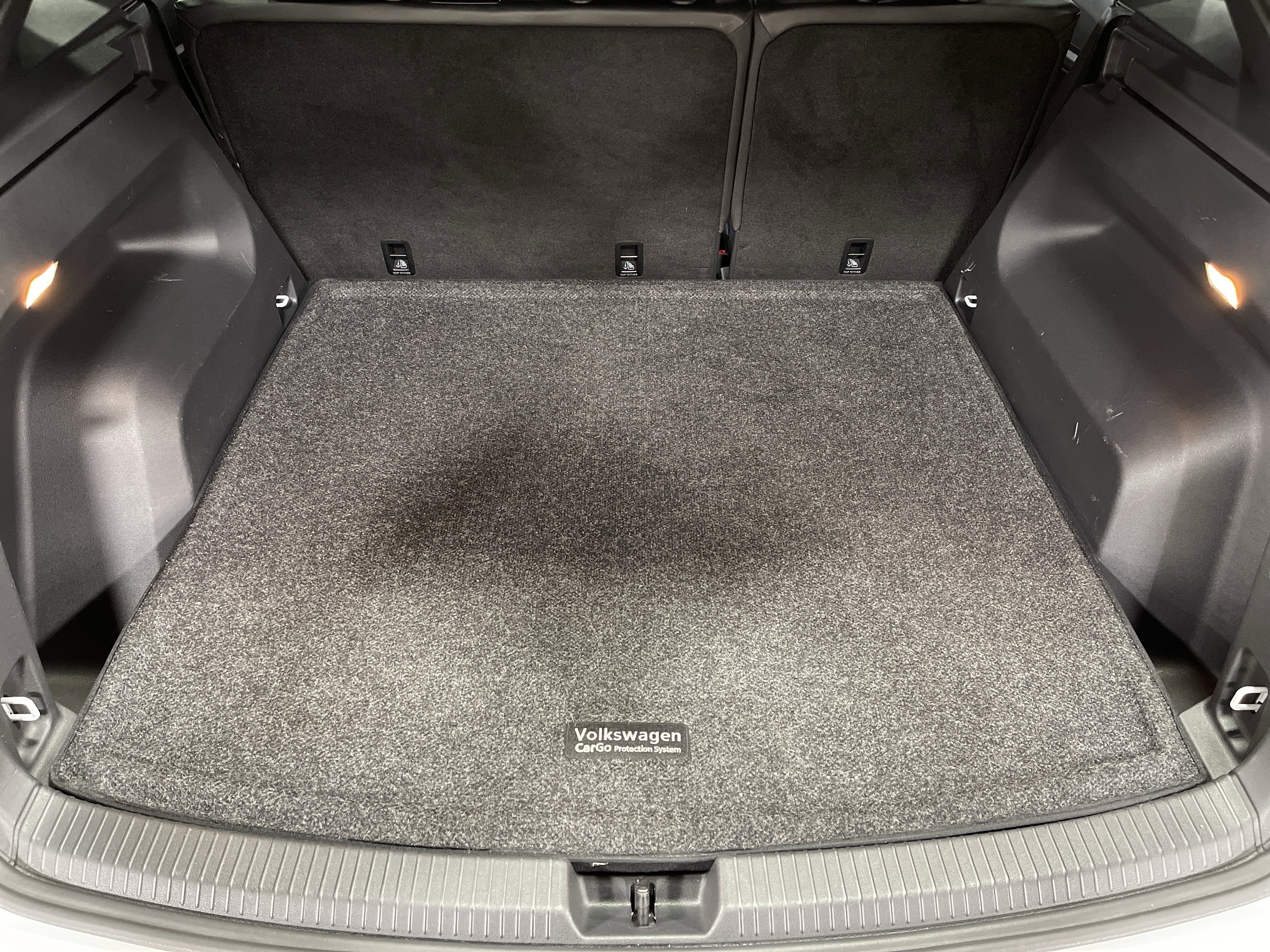 Used 2020 Volkswagen Atlas Cross Sport SE w/ Panoramic Sunroof Package image 14