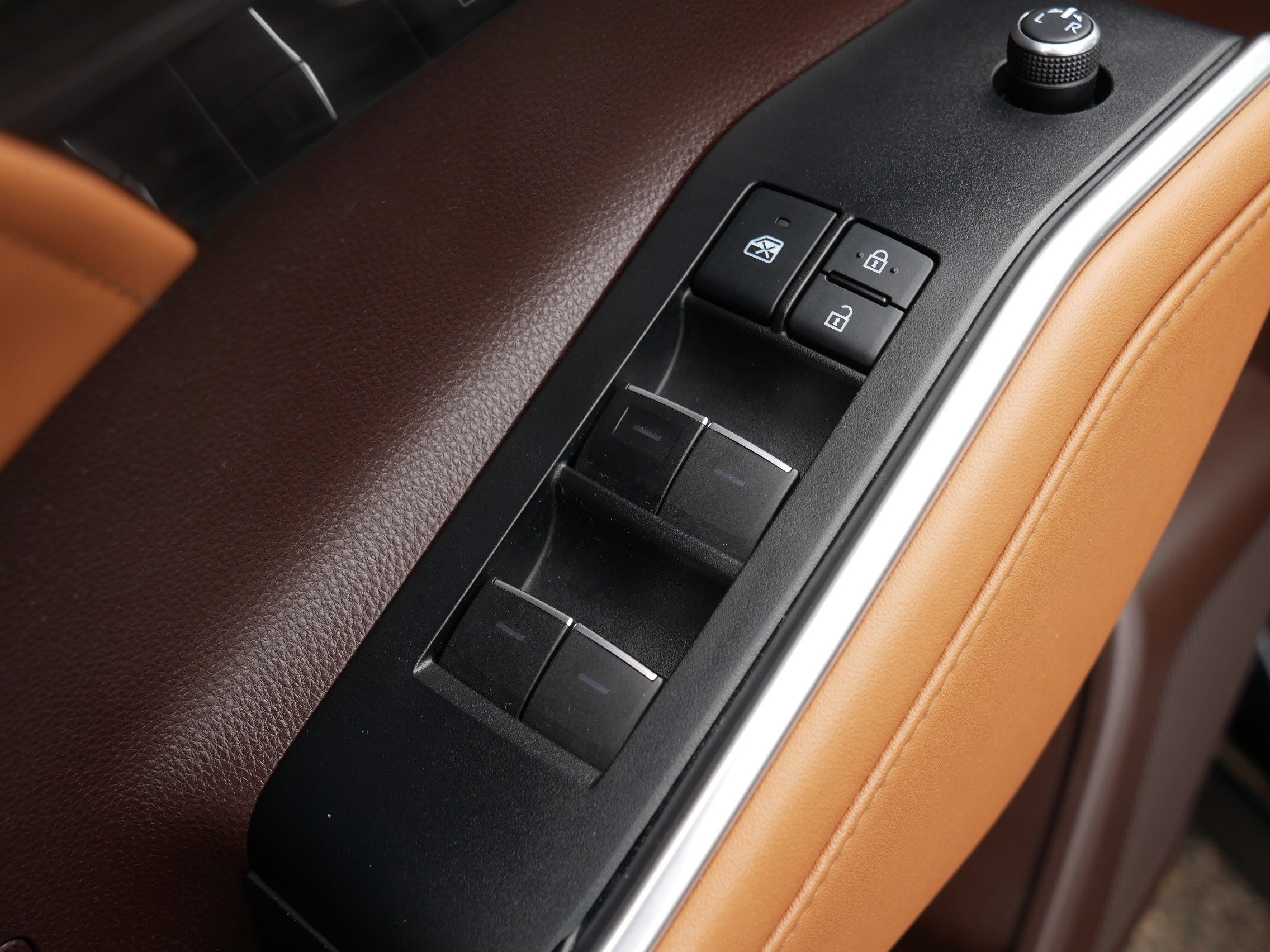 Used 2020 Toyota Highlander Platinum AWD/4WD image 19