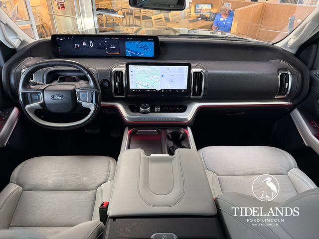 Certified 2025 Ford Expedition Platinum AWD/4WD image 16