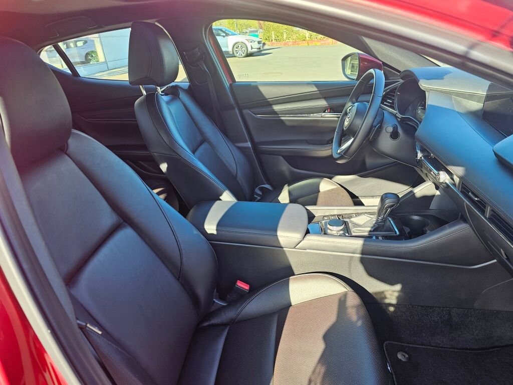 Used 2023 MAZDA MAZDA3 s image 11
