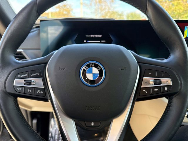 Used 2024 BMW i4 eDrive40 w/ Premium Package image 31