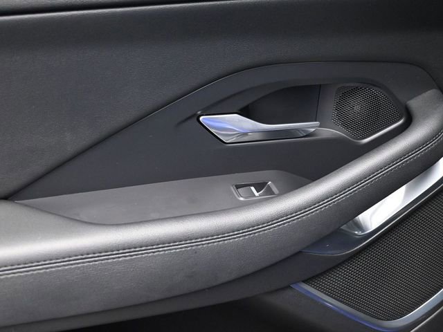 Used 2018 Jaguar E-PACE S image 13