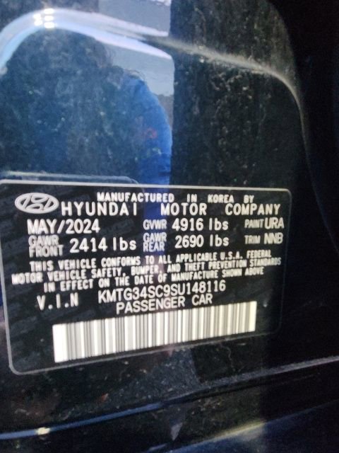 Used 2025 Genesis G70 2.5T image 13